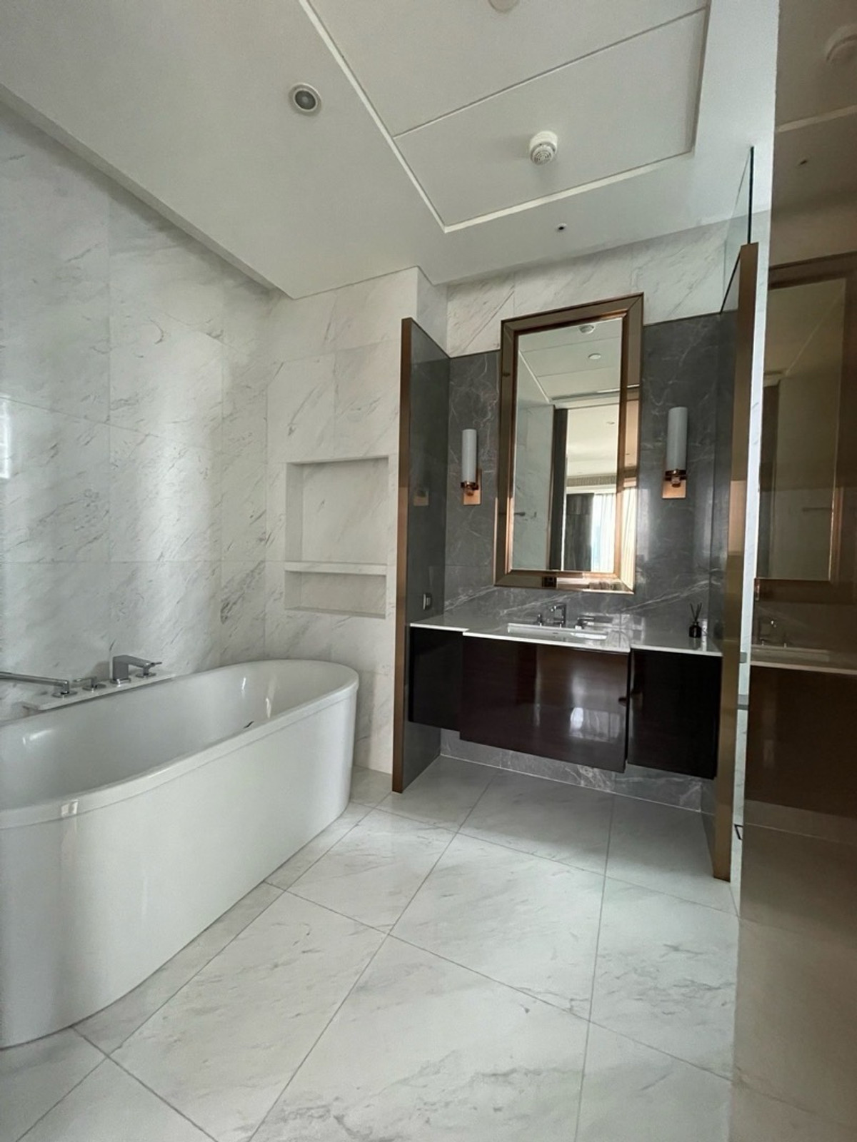 CondoWitthayu, Chidlom, Langsuan, Ploenchit : ✨ Sindhorn Tonson – Luxury Residence in Langsuan ✨2 bed 2bath 106sqm