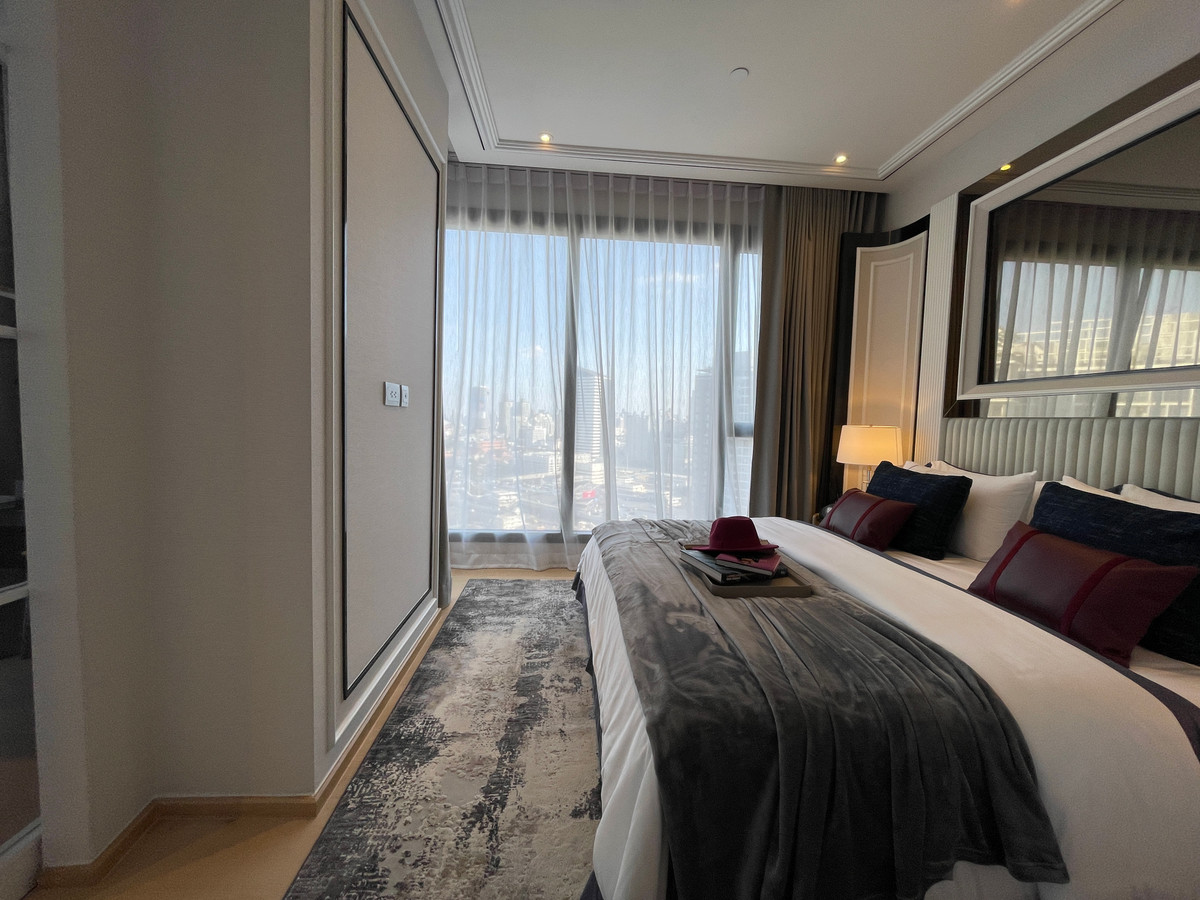 For SaleCondoRama9, Petchburi, RCA : Condo for sale: Ashton Asoke-Rama 9, Combine room, extra large size, 150.78 sq m, in ALPHA building, fully furnished, ready to move in. (Fully-Decorated) and receive full promotions for more than 13 items, the ultimate in luxury in the heart of the New CB