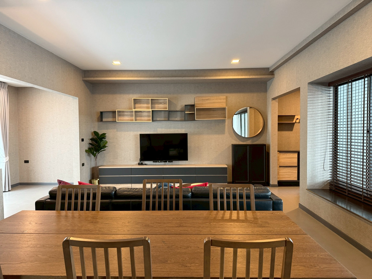 ให้เช่าทาวน์โฮมบางนา แบริ่ง ลาซาล : บ้านให้เช่า วีเว่ บางนา กม.7 พร้อมเฟอร์นิเจอร์ครบ ( SPSEVE1529)