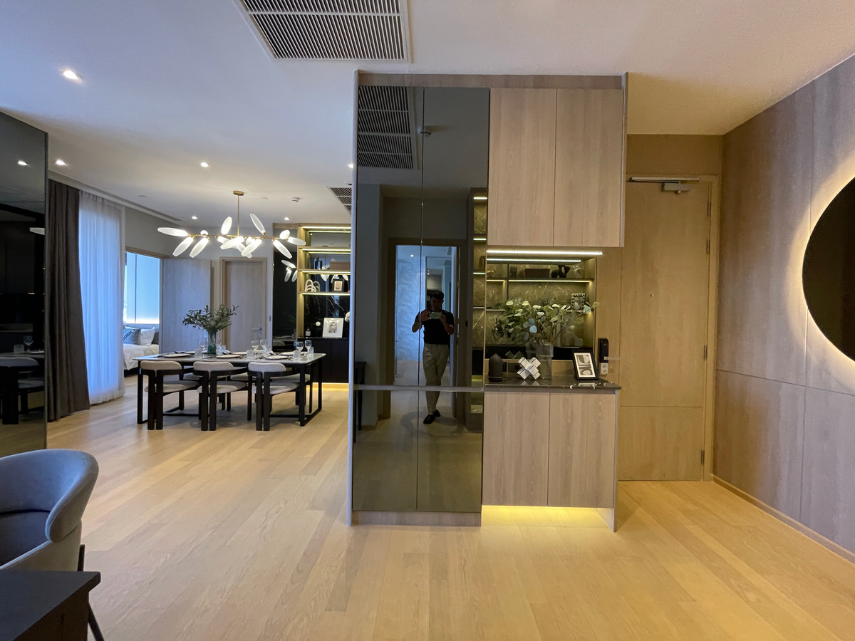 For SaleCondoRama9, Petchburi, RCA : Condo for sale: Ashton Asoke-Rama 9, Combine room, special size, 91.94 sq m, in ALPHA building, fully furnished, ready to move in. (Fully-Decorated) and receive full promotions for more than 13 items, the ultimate in luxury in the heart of the New CBD.