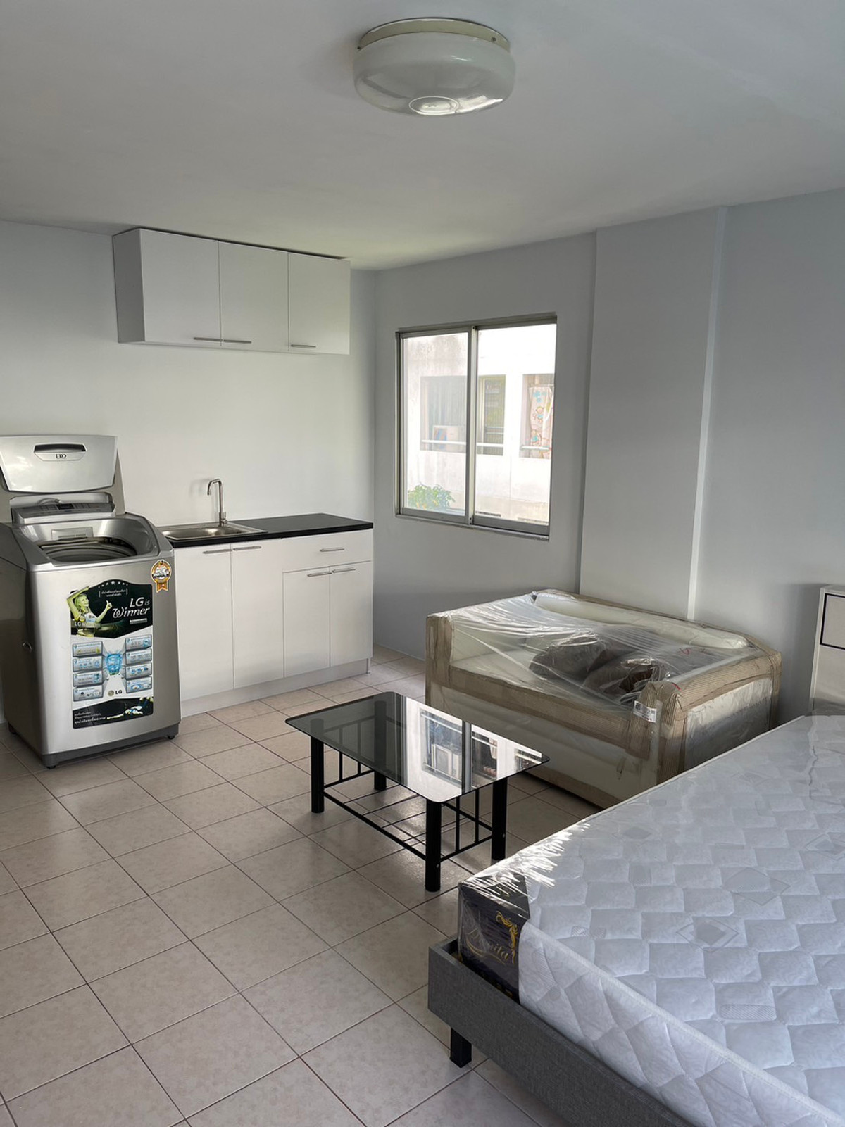 For RentCondoLadprao101, Happy Land, The Mall Bang Kapi : Condo for rent, City Villa Lat Phrao 130, corner room, fully furnished, ready to move in.