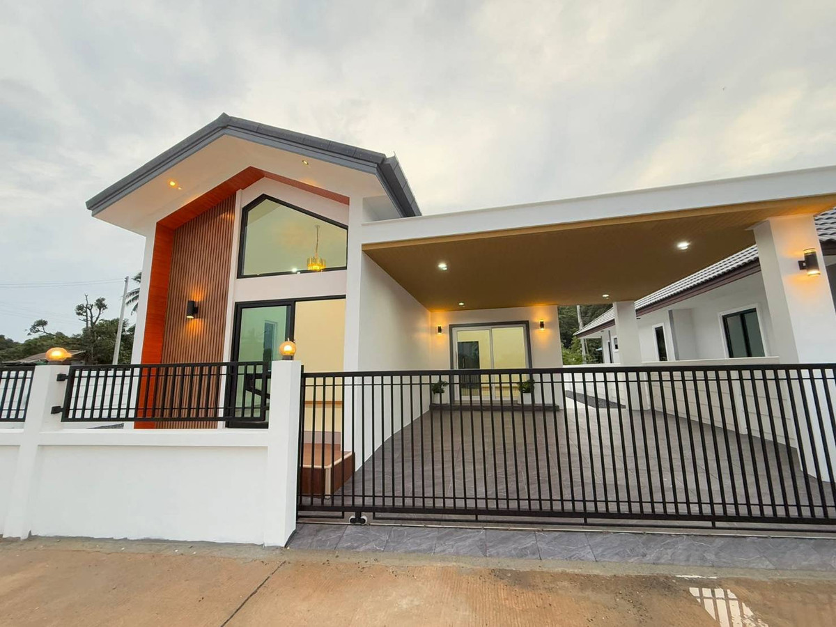 For SaleHouseHatyai Songkhla : Selling very cheap!! One-story detached house, newly built, 100% flood-free, Mueang District, Songkhla Province, near Thaksin University, Rajabhat University, Lotus.