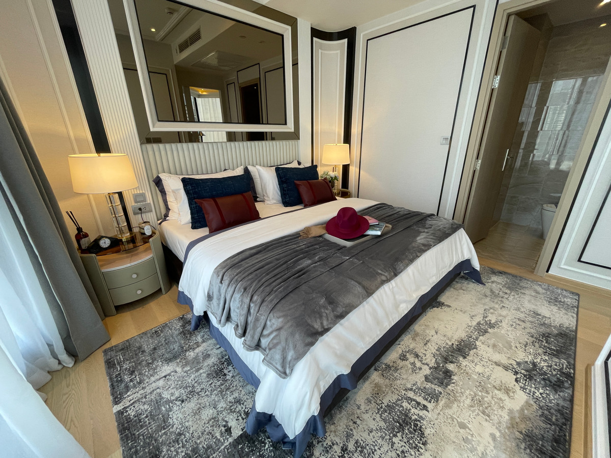 For SaleCondoRama9, Petchburi, RCA : Condo for sale: Ashton Asoke-Rama 9, Combine room, extra large size, 150.78 sq m, in ALPHA building, fully furnished, ready to move in. (Fully-Decorated) and receive full promotions for more than 13 items, the ultimate in luxury in the heart of the New CB