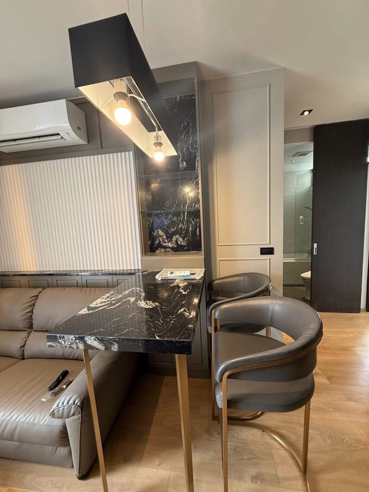 For RentCondoSukhumvit, Asoke, Thonglor : For rent: The Fine Bangkok Thonglor-Ekamai 12 (2BR, corner room, very private), beautiful view + bathtub, floor 10 usable area 50 sq m. Experience luxury in Japanese style in the heart of Thonglor-Ekkamai. The room is in new condition.