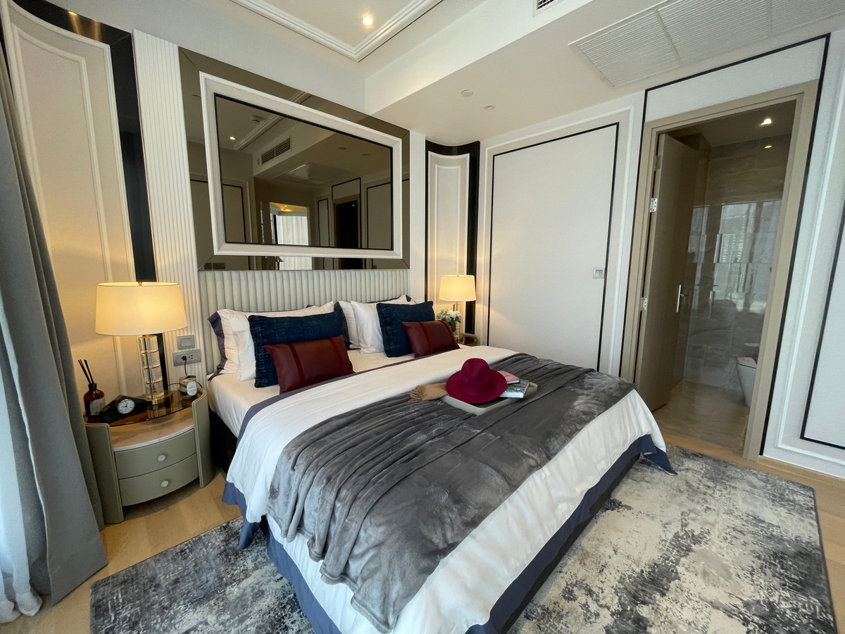 For SaleCondoRama9, Petchburi, RCA : Condo for sale: Ashton Asoke-Rama 9, Combine room, extra large size, 150.78 sq m, in ALPHA building, fully furnished, ready to move in. (Fully-Decorated) and receive full promotions for more than 13 items, the ultimate in luxury in the heart of the New CB