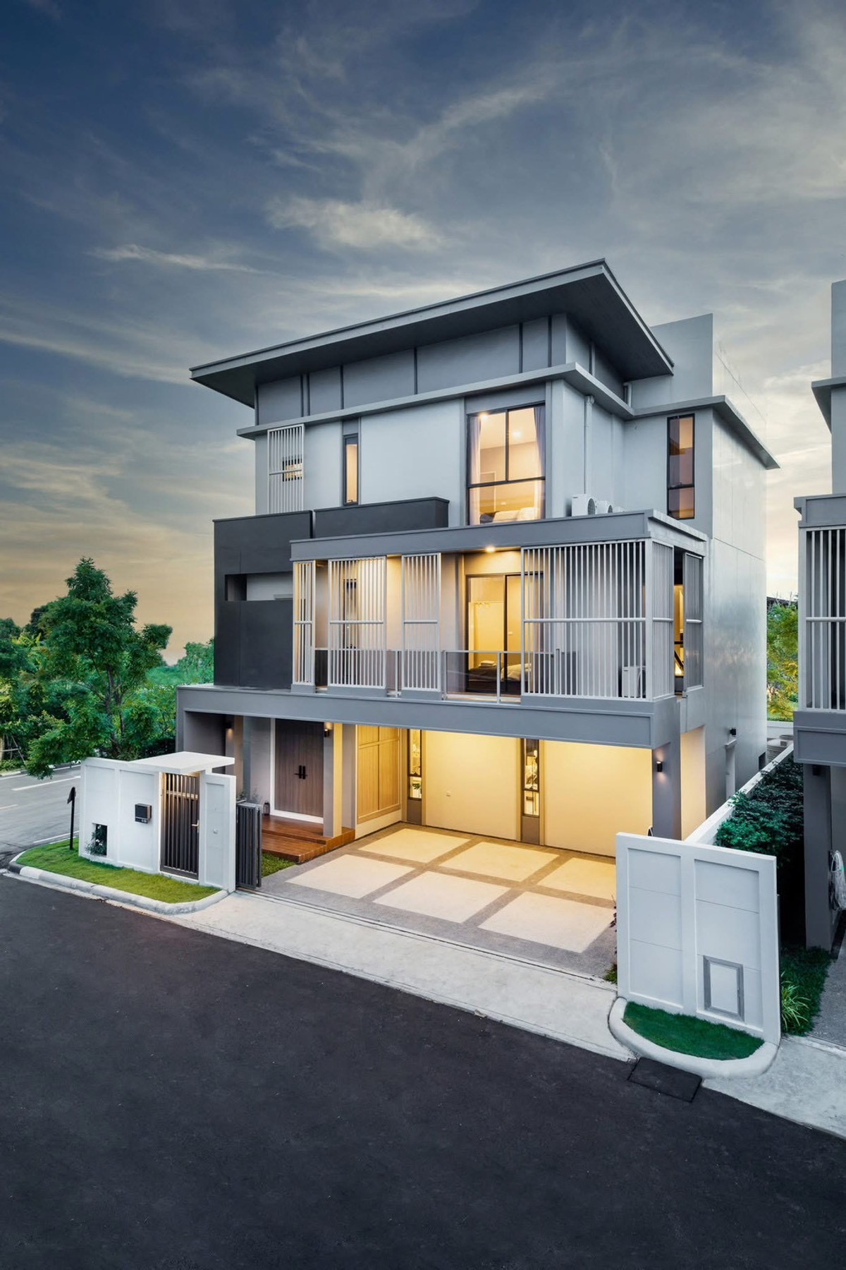 ขายบ้านสมุทรปราการ สำโรง : Panara Thepharak พานารา เทพารักษ์ สมุทรปราการ รหัส : H8161