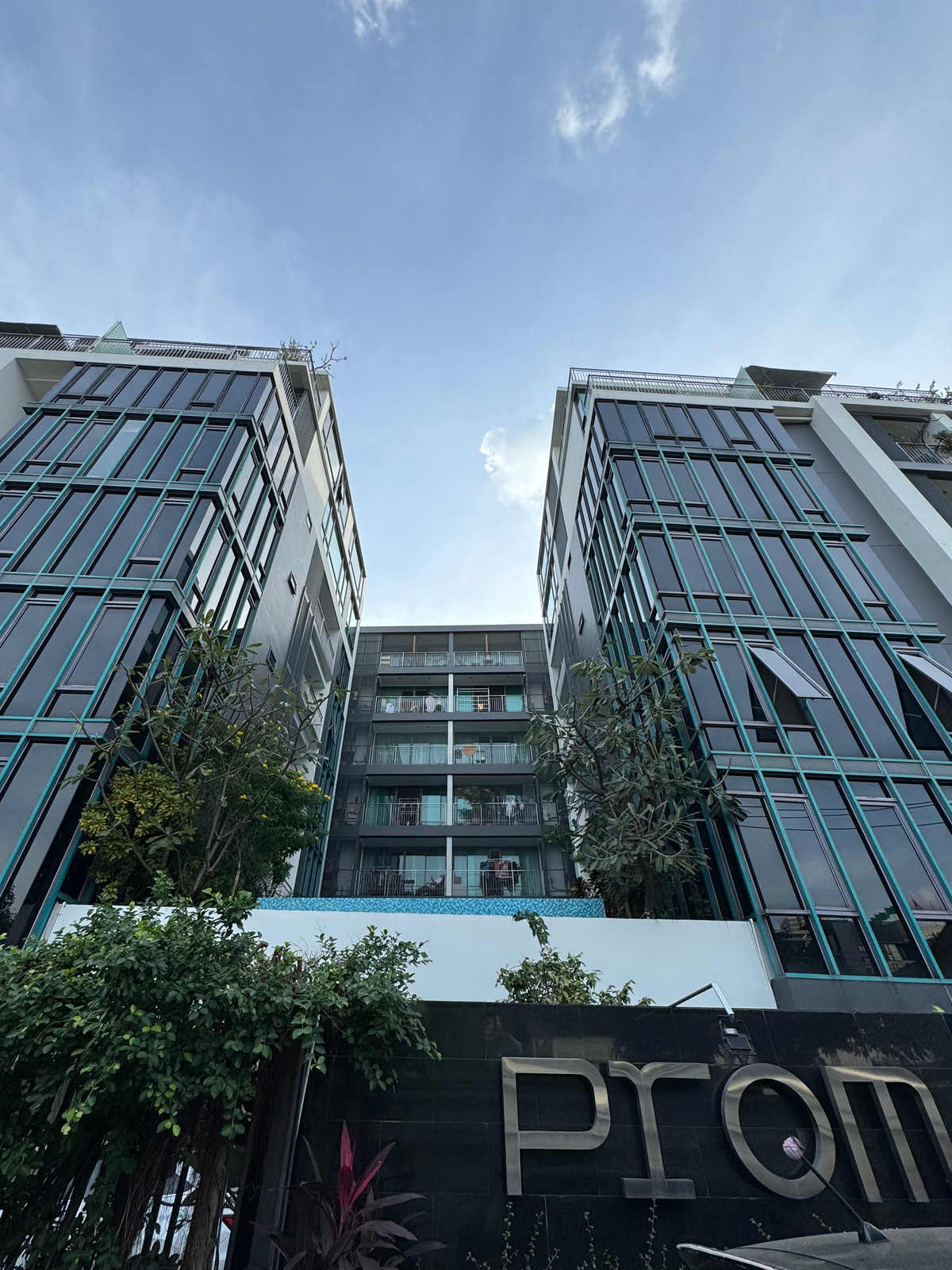 For SaleCondoAri,Anusaowaree : Peaceful Private Corner Unit in Heart of Ari - Low Rise