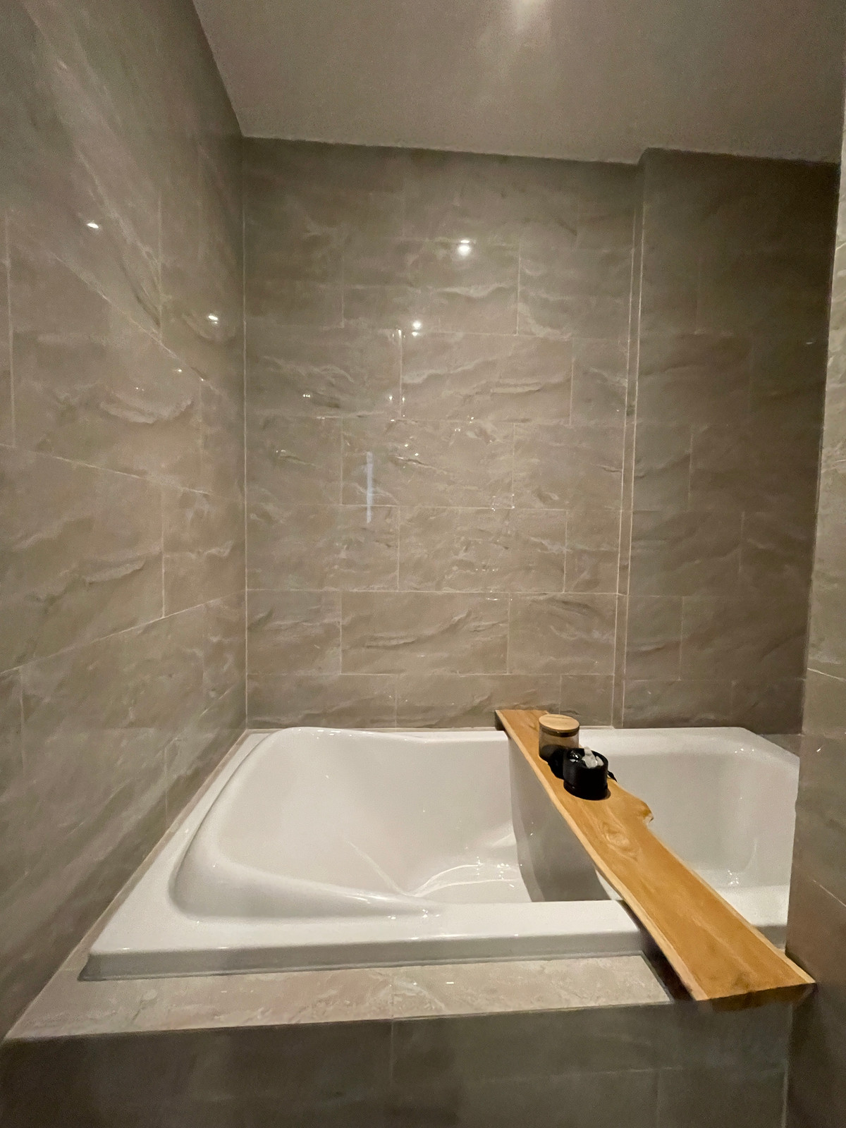 For SaleCondoRama9, Petchburi, RCA : Condo for sale: Ashton Asoke-Rama 9, Combine room, extra large size, 150.78 sq m, in ALPHA building, fully furnished, ready to move in. (Fully-Decorated) and receive full promotions for more than 13 items, the ultimate in luxury in the heart of the New CB