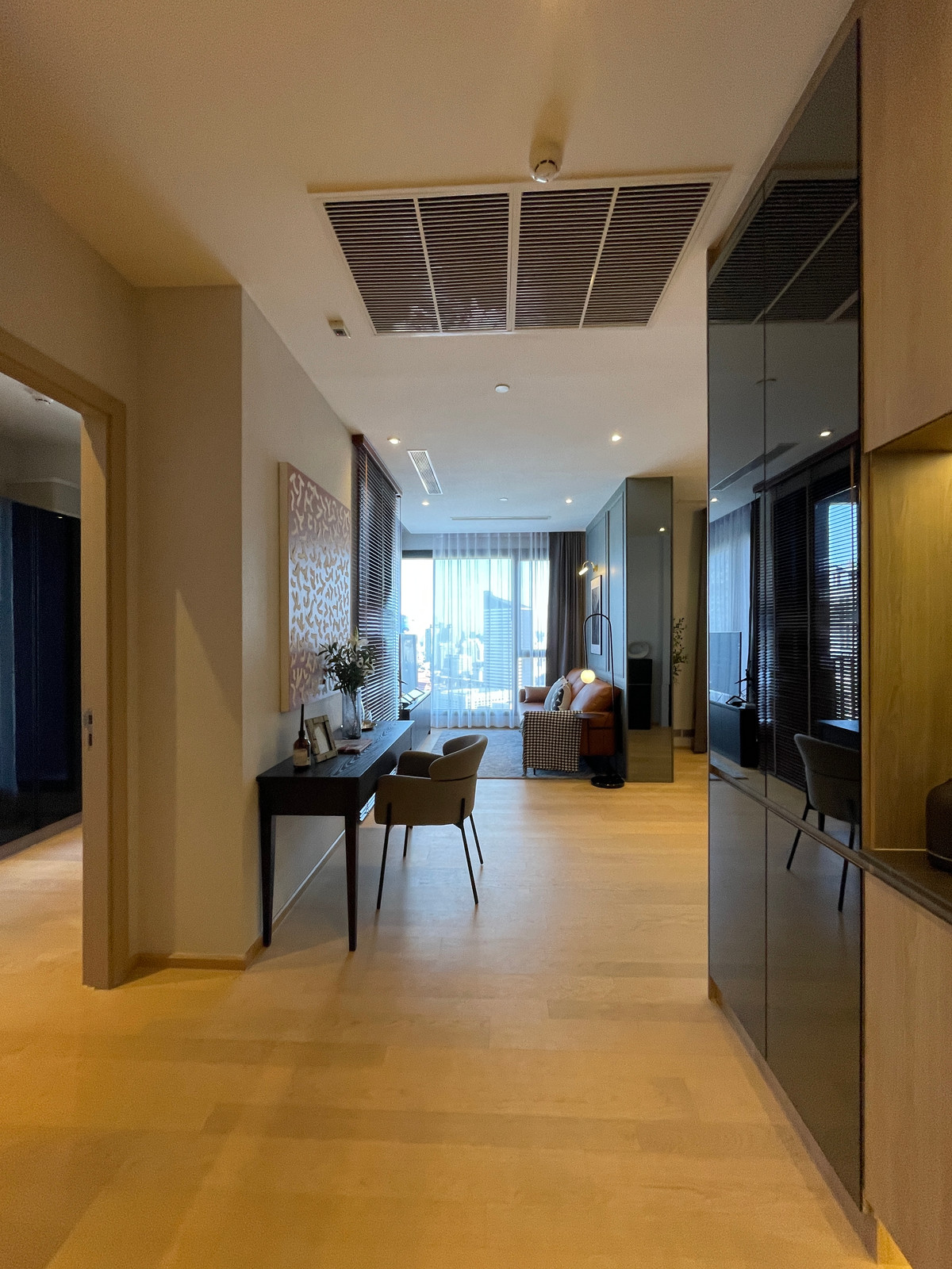 For SaleCondoRama9, Petchburi, RCA : Condo for sale: Ashton Asoke-Rama 9, Combine room, special size, 91.94 sq m, in ALPHA building, fully furnished, ready to move in. (Fully-Decorated) and receive full promotions for more than 13 items, the ultimate in luxury in the heart of the New CBD.