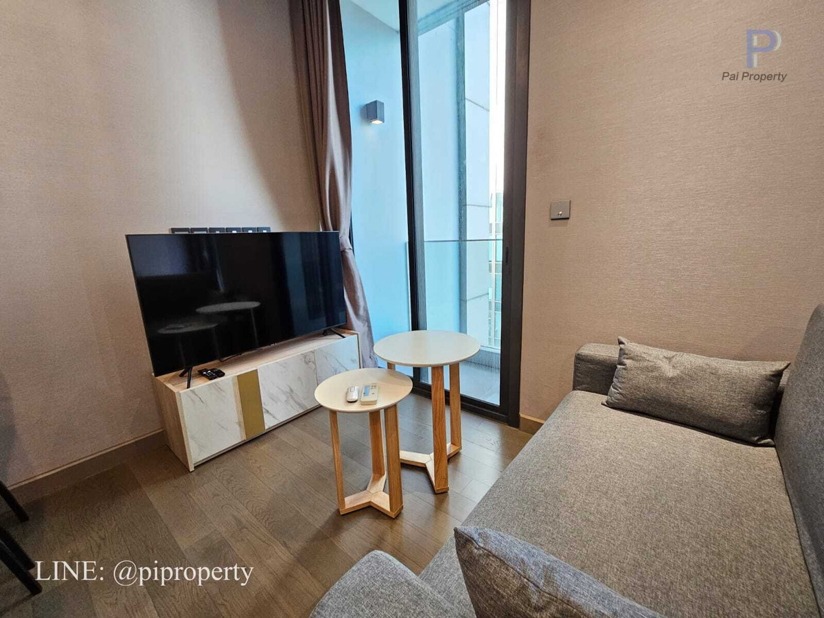 ให้เช่าคอนโดพระราม 9 เพชรบุรีตัดใหม่ RCA : ให้เช่าคอนโด 1 ห้องนอน 1 ห้องน้ำ พร้อมเฟอร์นิเจอร์ครบชุด โครงการ เจ้าคือที่นั่งสิงห์เอคอมเพล็กซ์ ชั้นสูง พร้อมเฟอร์นิเจอร์ครบชุด ใกล้ MRT 0 เมตร