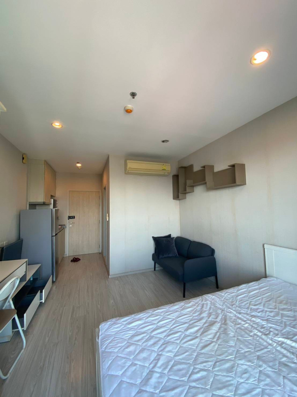 For RentCondoBangna, Bearing, Lasalle : For Rent  Ideo Mobi Sukhumvit Eastgate Studio 22 sq.m., Beautiful room, fully furnished.