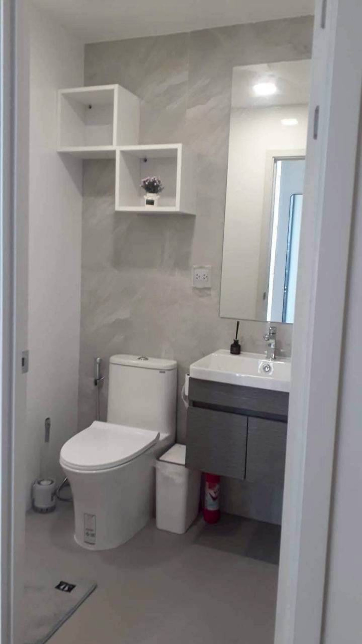 For RentCondoRamkhamhaeng, Hua Mak : ✅ MRR131 ✅ Line : @p2nproperty