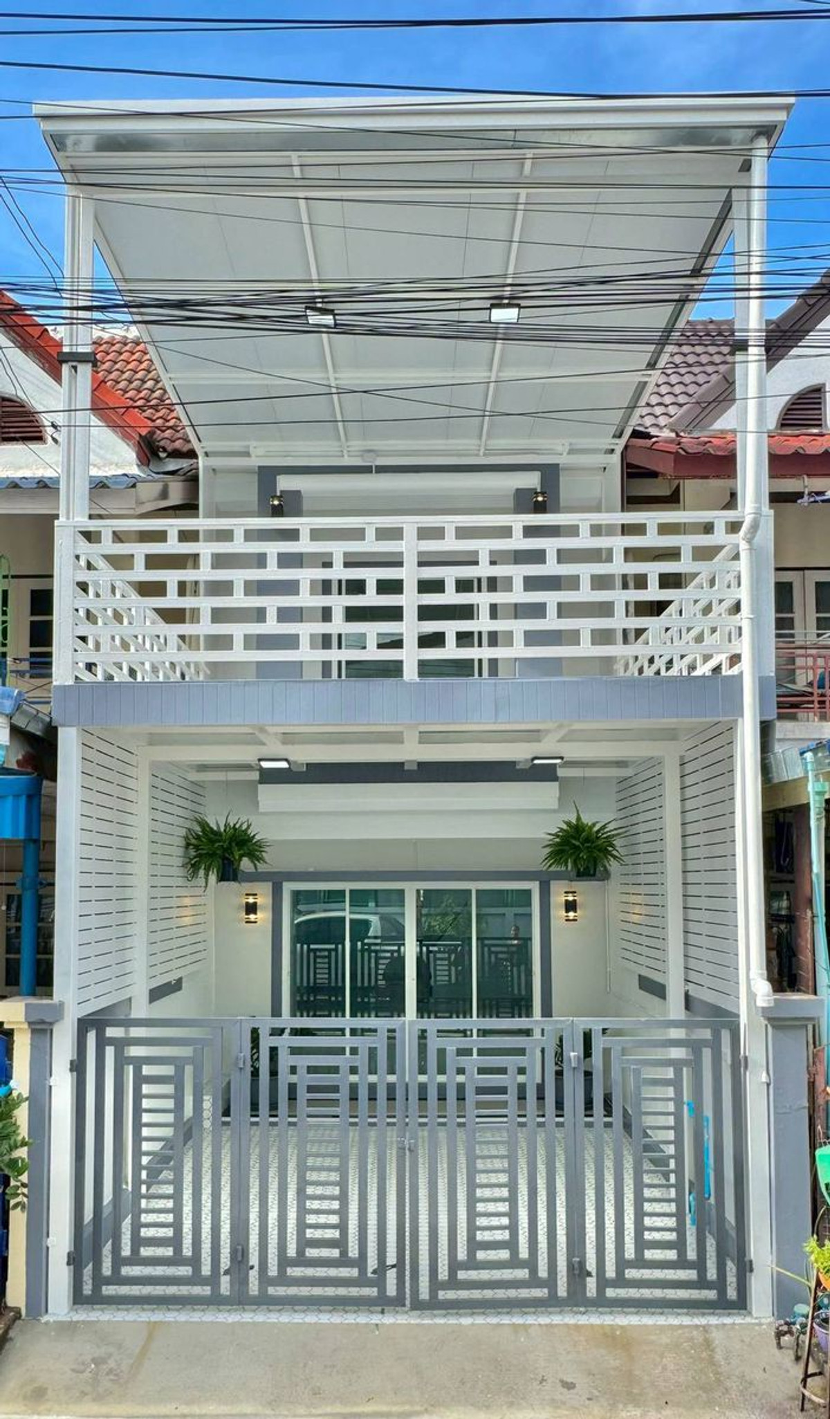 For SaleTownhomeNonthaburi, Bang Yai, Bangbuathong : 2-story townhouse for sale, Chitnarong Village. Garden House Plus furniture, Soi Bang Krang 60, area 16.5 square meters, 2 bedrooms, Bang Krang Subdistrict, Mueang Nonthaburi District. Nonthaburi Province