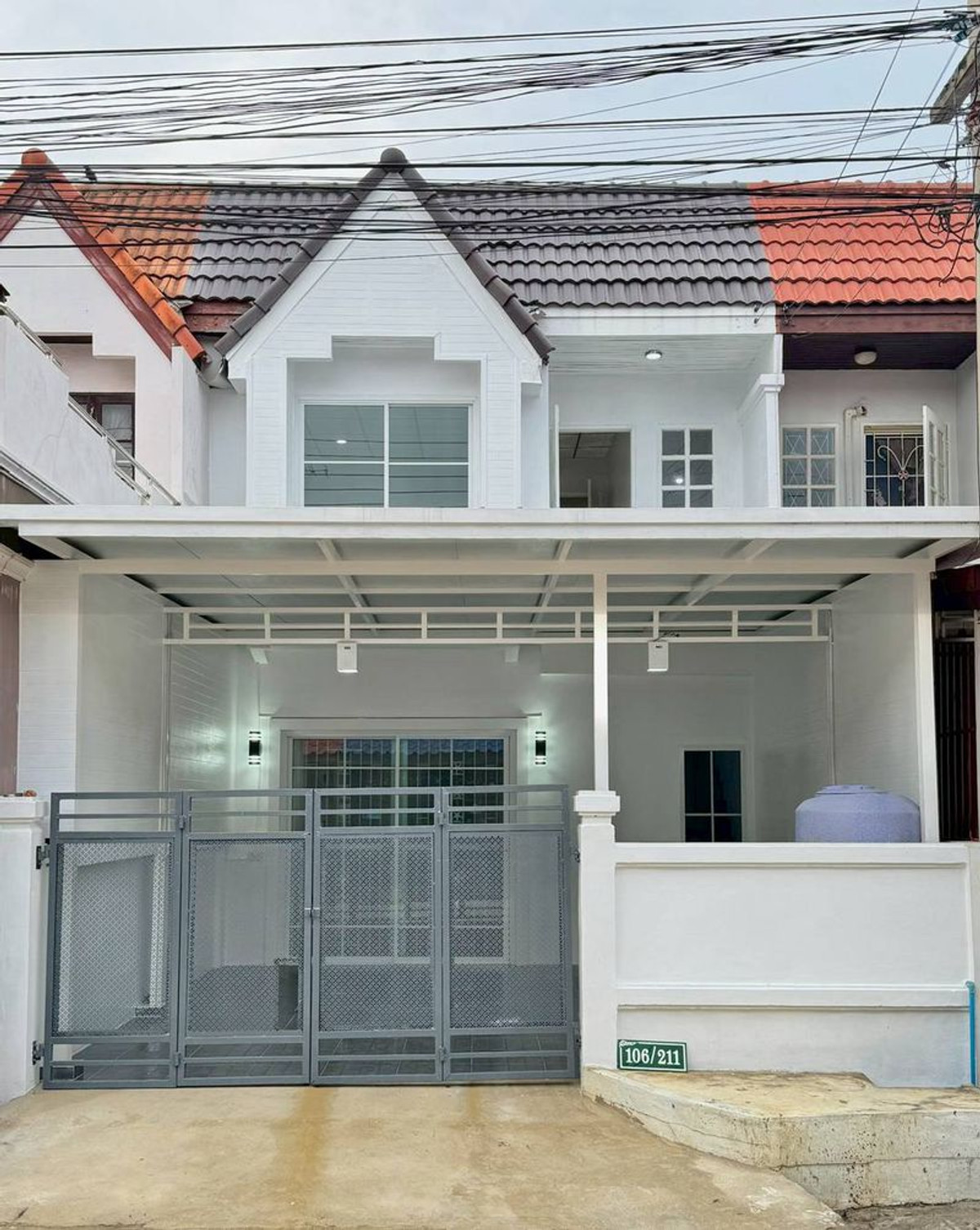 ขายทาวน์โฮมนนทบุรี บางใหญ่ บางบัวทอง : ขายทาวน์เฮ้าส์ 2 ชั้น หมู่บ้านบัวทอง 2 ซอย 21 / 5 ติดรถไฟฟ้าสายสีม่วง เนื้อที่ 20 ตารางวา 3 ห้องนอน ตำบลบางรักพัฒนา อำเภอบางบัวทอง จังหวัดนนทบุรี