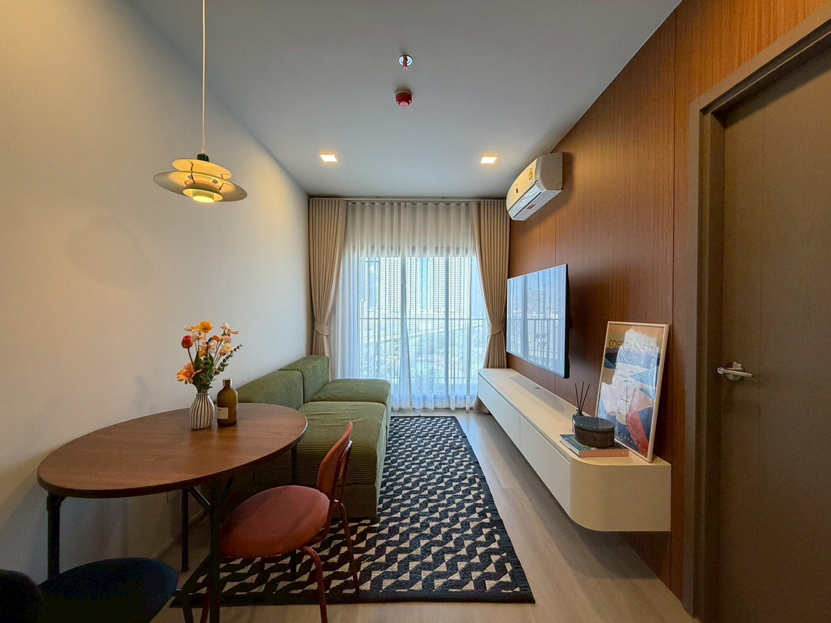 For RentCondoLadprao, Central Ladprao : For rent: Life Phahon-Lat Phrao, next to BTS Lat Phrao Intersection, near MRT Phahon Yothin, opposite Central Horwang School, 35 sq m., 1 bedroom, fully furnished, ready to move in @25,000B
