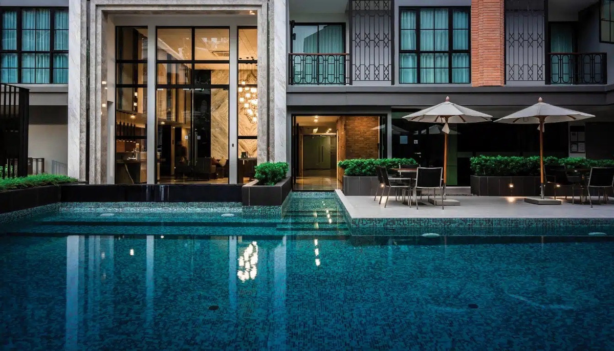 ให้เช่าคอนโดวิทยุ ชิดลม หลังสวน : 🔹Navara Residence Langsuan🔹Duplex 2 ชั้น พร้อมสวนส่วนตัว • 2 ห้องนอน · 2 ห้องน้ำ • 87 ตร.ม.