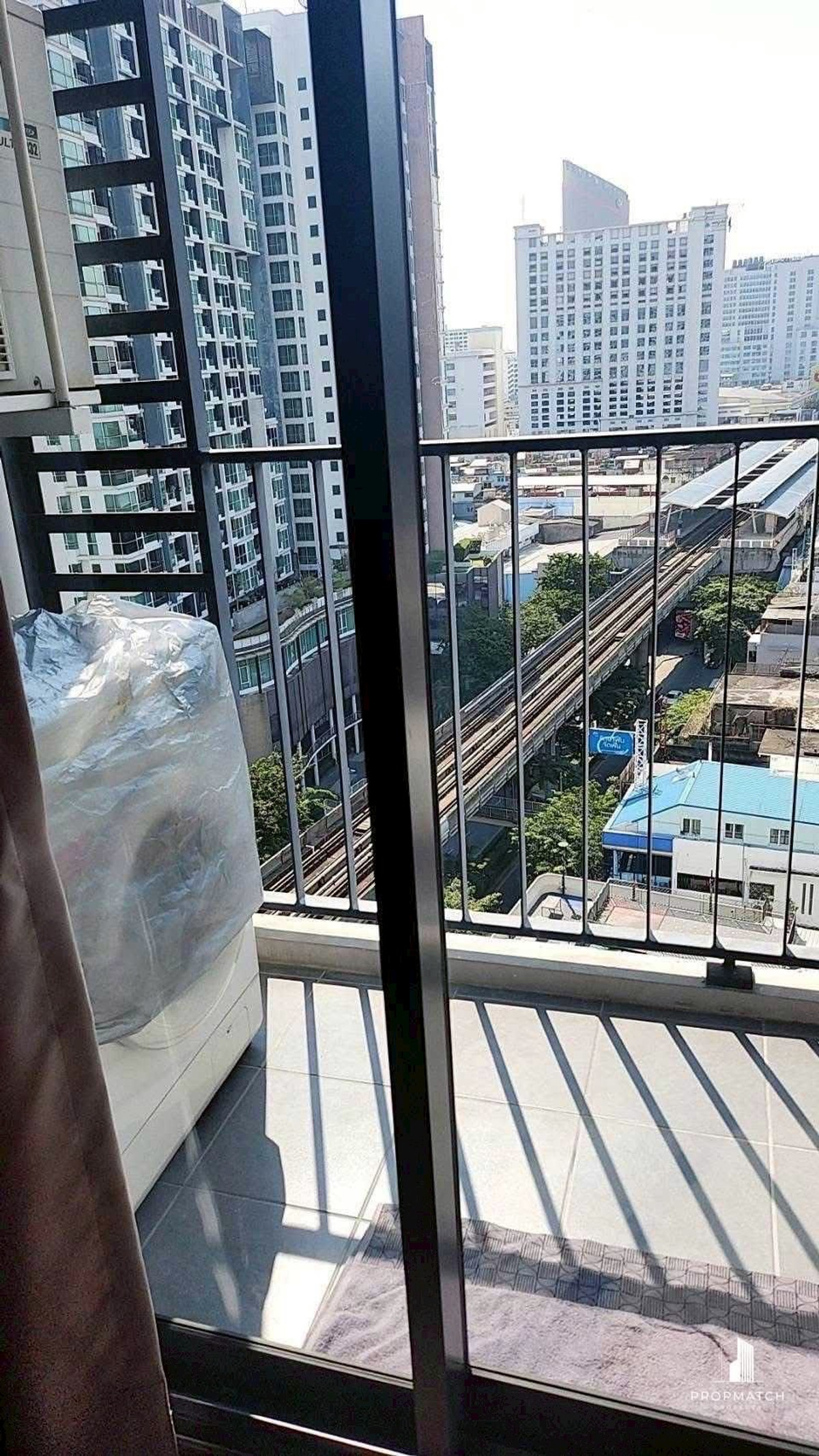 For RentCondoSapankwai,Jatujak : 🔥Hotprice🔥⚡️Ideo phahonjatujuk near Bts Mo Chit⚡️ 45 Sqm, good view, good location, nice to live in, only 23,000 B. Interested in making an appointment to see the putter 0928895628🔥