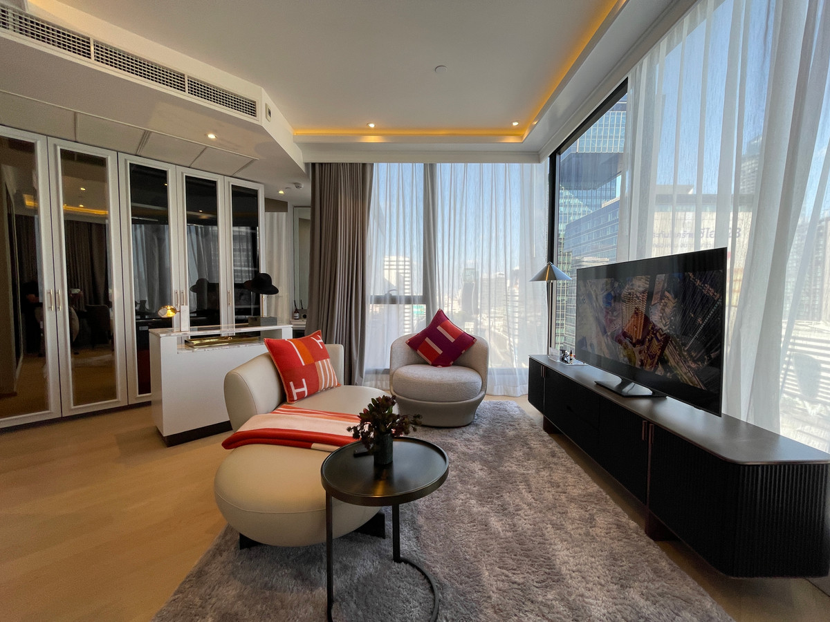 For SaleCondoRama9, Petchburi, RCA : Condo for sale: Ashton Asoke-Rama 9, Combine room, extra large size, 150.78 sq m, in ALPHA building, fully furnished, ready to move in. (Fully-Decorated) and receive full promotions for more than 13 items, the ultimate in luxury in the heart of the New CB