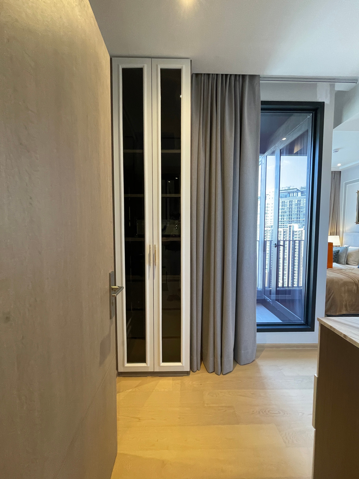 For SaleCondoRama9, Petchburi, RCA : Condo for sale: Ashton Asoke-Rama 9, Combine room, extra large size, 150.78 sq m, in ALPHA building, fully furnished, ready to move in. (Fully-Decorated) and receive full promotions for more than 13 items, the ultimate in luxury in the heart of the New CB