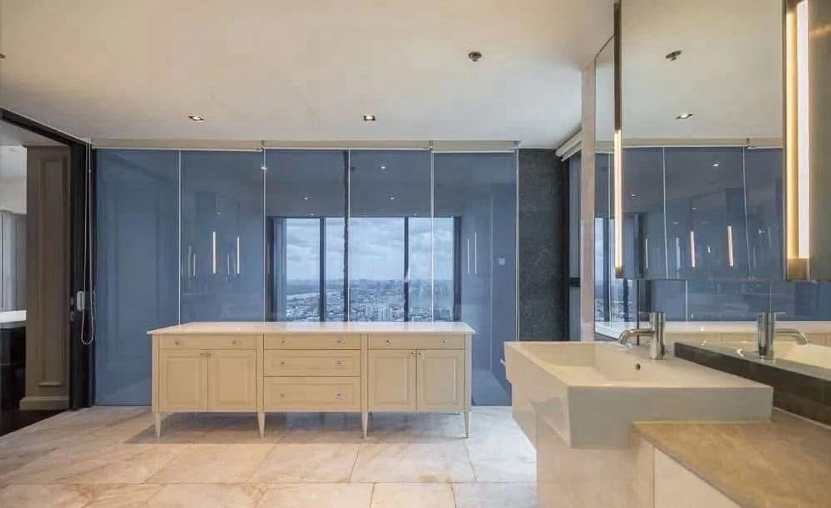 For RentCondoSathorn, Narathiwat : ✨ Rare Duplex Unit | High Floor | Panoramic River View ✨366sqm 4Bed5Bath 300k/month