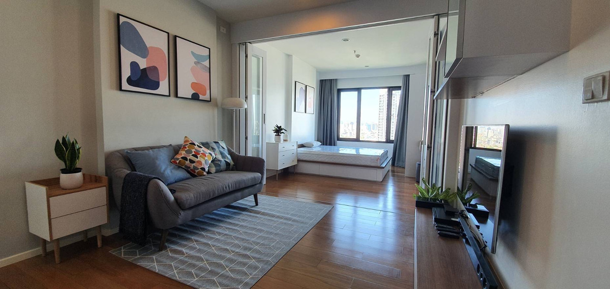 For RentCondoOnnut, Udomsuk : Just back to the market!!! Blocs 77 for Rent 1 big bedroom Renovated unit Canal view