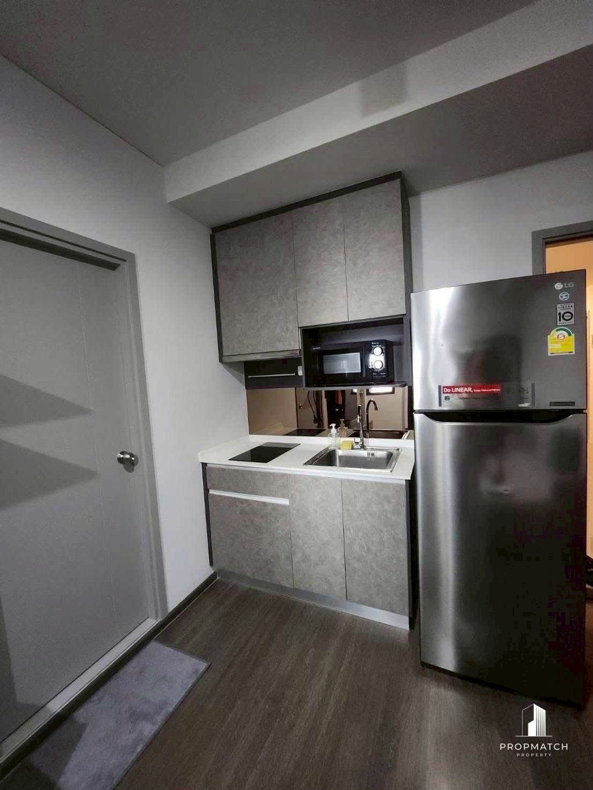 For RentCondoSapankwai,Jatujak : 🔥Hotprice🔥⚡️Ideo phahonjatujuk near Bts Mo Chit⚡️ 45 Sqm, good view, good location, nice to live in, only 23,000 B. Interested in making an appointment to see the putter 0928895628🔥