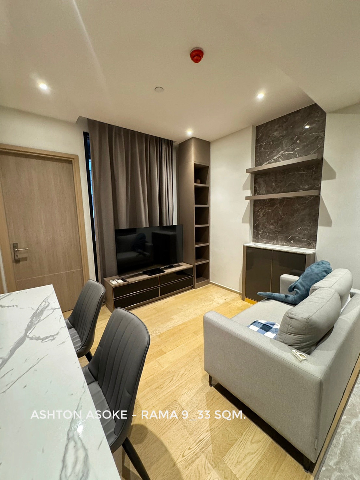 ให้เช่าคอนโดพระราม 9 เพชรบุรีตัดใหม่ RCA : 🎉For RENT-1 bedroom at Ashton Asoke-Rama9 in CBD area near Asoke and MRT Phraram 9