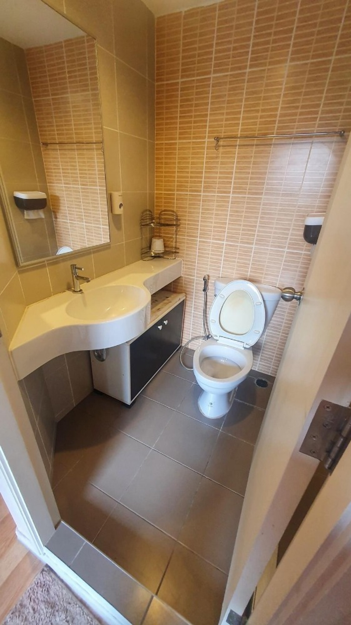 ขายคอนโดเสรีไทย-นิด้า : ✅ LP60115 ✅ Line : @p2nproperty