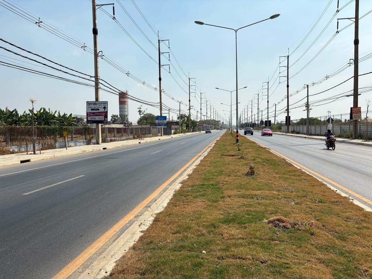 ให้เช่าที่ดินปทุมธานี รังสิต ธรรมศาสตร์ : ให้เช่าที่ดินทำเลทอง 1 ไร่  ติดถนน 4 เลน ถนนปท 3004 (ลำลูกกา-รังสิต นครนายก) ใกล้แหล่งชุมชน เดินทางสะดวก