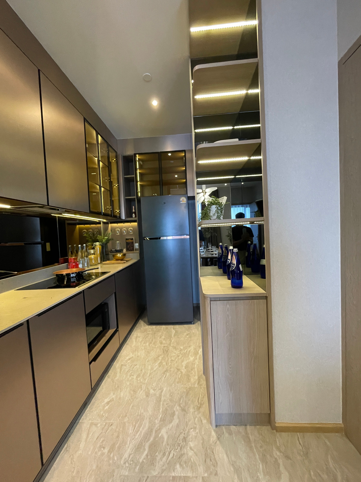 For SaleCondoRama9, Petchburi, RCA : Condo for sale: Ashton Asoke-Rama 9, Combine room, special size, 91.94 sq m, in ALPHA building, fully furnished, ready to move in. (Fully-Decorated) and receive full promotions for more than 13 items, the ultimate in luxury in the heart of the New CBD.