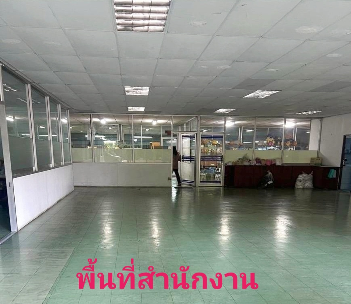 ขายโรงงานพัทยา บางแสน ชลบุรี สัตหีบ : ขายด่วน!! ที่ดินผังสีส้ม พร้อมโรงงาน โกดัง สำนักงาน และร้านค้า เนื้อที่ 5-0-19 ไร่ ทำเลทอง หายาก ใจกลางเมืองชลบุรี ติดถนนสุขสามารถ-สี่แยกวัดท้องคุ้ง ห่างถนนศุขประยูร (ทล. 315) เพียง 150 ม. ใกล้นิคมอมตะชลบุรี  