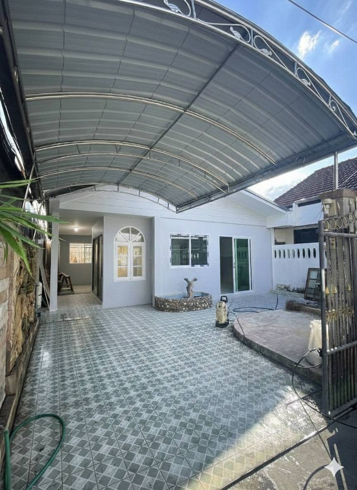 ขายแจ้งวัฒนะ เมืองทอง : ขายถูกมาก!! บ้านแฝดชั้นเดียว รีโนเวทใหม่ ซ.งามวงศ์วาน 23 แยก 21 อ.เมืองนนทบุรี ใกล้ห้าง รถไฟฟ้า ทางด่วนฯ