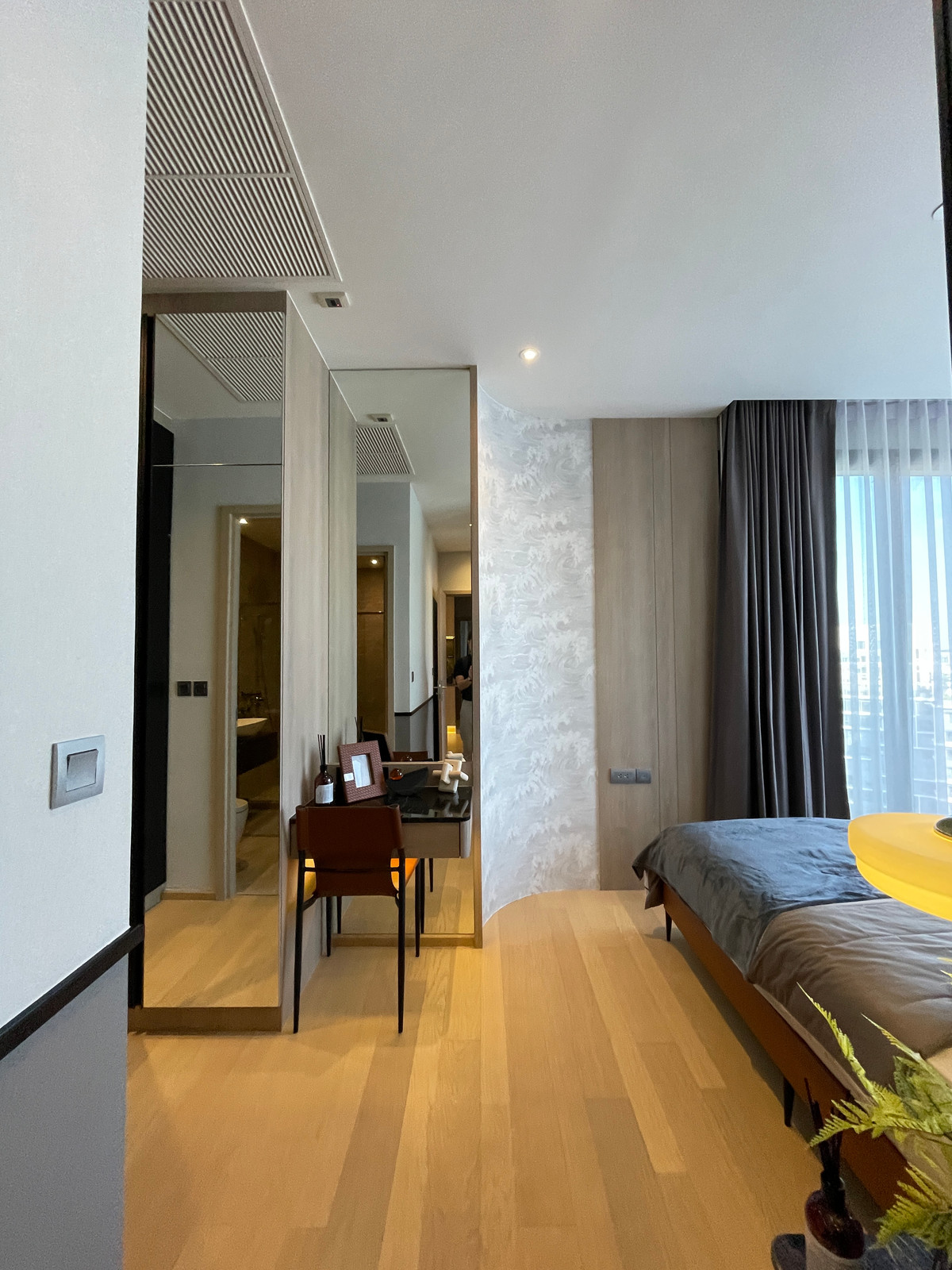 For SaleCondoRama9, Petchburi, RCA : Condo for sale: Ashton Asoke-Rama 9, Combine room, special size, 91.94 sq m, in ALPHA building, fully furnished, ready to move in. (Fully-Decorated) and receive full promotions for more than 13 items, the ultimate in luxury in the heart of the New CBD.