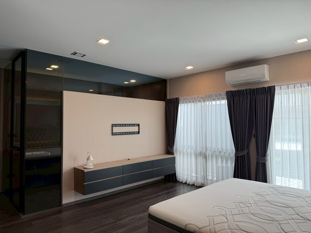 ให้เช่าทาวน์โฮมบางนา แบริ่ง ลาซาล : บ้านให้เช่า วีเว่ บางนา กม.7 พร้อมเฟอร์นิเจอร์ครบ ( SPSEVE1529)