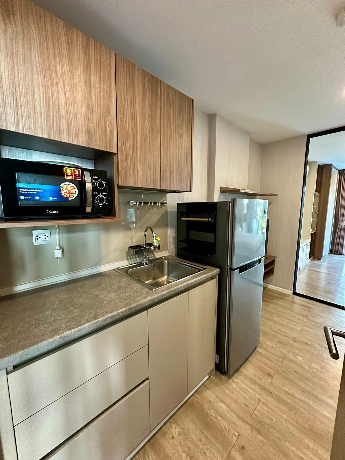 ให้เช่าคอนโดปทุมธานี รังสิต ธรรมศาสตร์ : ⭐️ให้เช่า Kave Town Space ⭐️ ใกล้ ม.กรุงเทพที่สุด เดินไปเรียนได้เลย👍 ห้องจริงสวยมาก บิ้วอินจัดเต็ม ใช้งานได้จริงทุกส่วน คุ้มราคาแน่นอน 📞โทรหาพี่แคทเลย 091-7503016