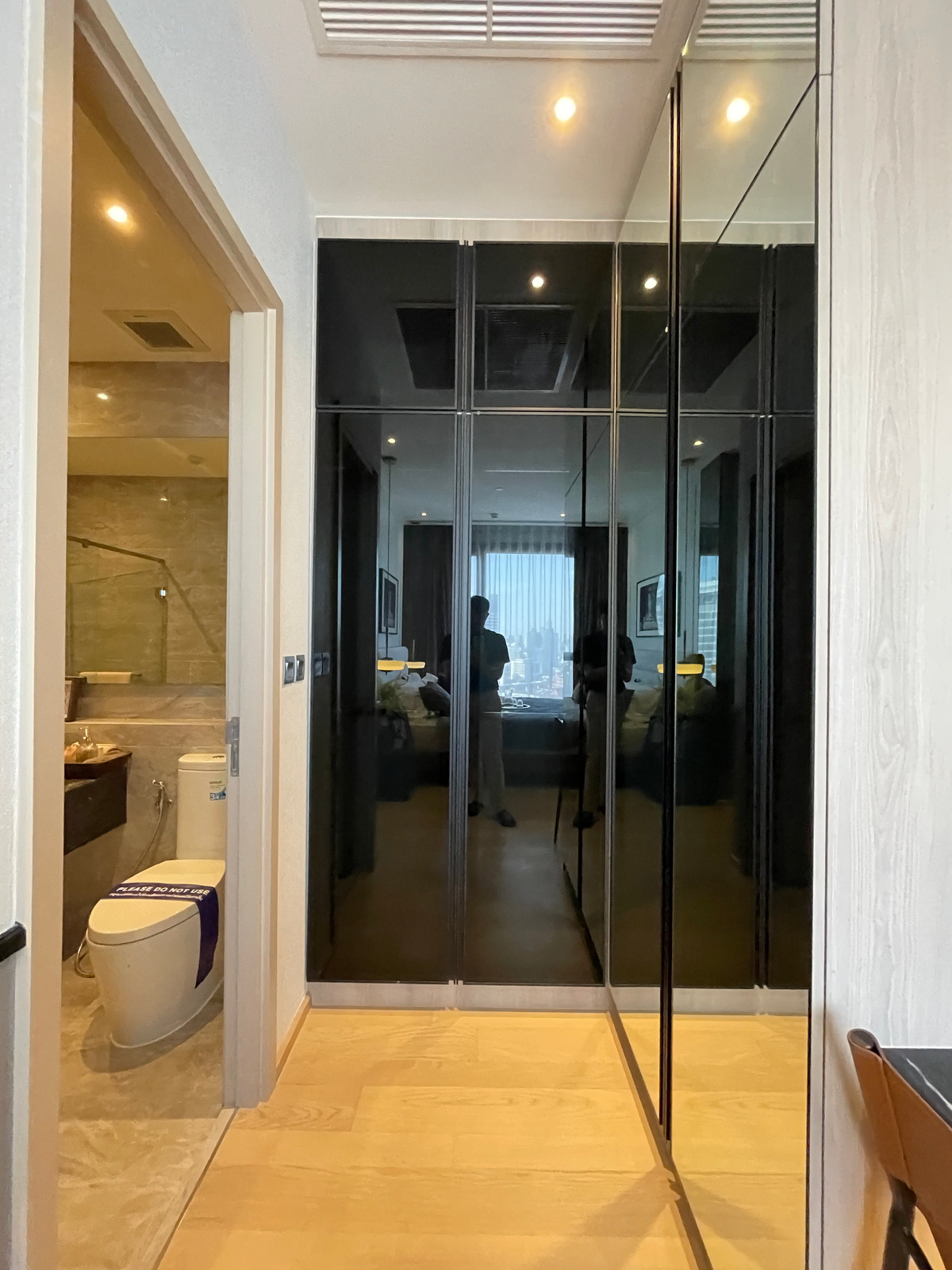 For SaleCondoRama9, Petchburi, RCA : Condo for sale: Ashton Asoke-Rama 9, Combine room, special size, 91.94 sq m, in ALPHA building, fully furnished, ready to move in. (Fully-Decorated) and receive full promotions for more than 13 items, the ultimate in luxury in the heart of the New CBD.