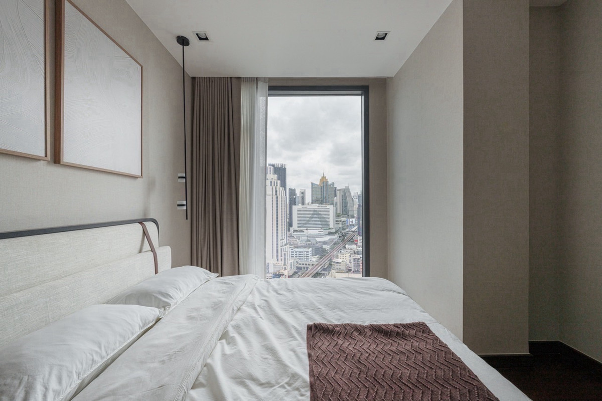 ให้เช่าคอนโดนานา : ห้องตกแต่งใหม่ให้เช่า Q1 สุขุมวิท ติด BTS นานา ห้องชั้นสูง ขนาดใหญ่ 108 ตร.ม. วิวเมือง