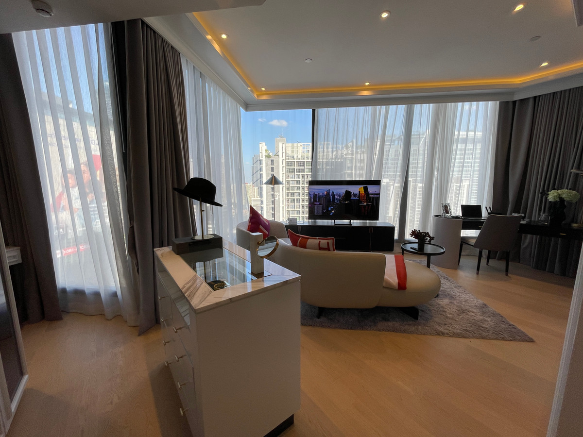 For SaleCondoRama9, Petchburi, RCA : Condo for sale: Ashton Asoke-Rama 9, Combine room, extra large size, 150.78 sq m, in ALPHA building, fully furnished, ready to move in. (Fully-Decorated) and receive full promotions for more than 13 items, the ultimate in luxury in the heart of the New CB