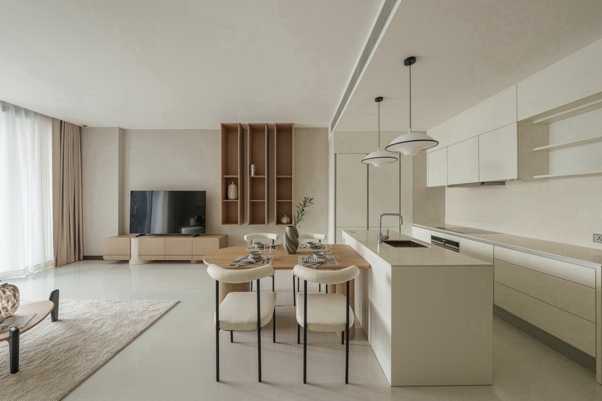 ให้เช่าคอนโดนานา : ห้องตกแต่งใหม่ให้เช่า Q1 สุขุมวิท ติด BTS นานา ห้องชั้นสูง ขนาดใหญ่ 108 ตร.ม. วิวเมือง