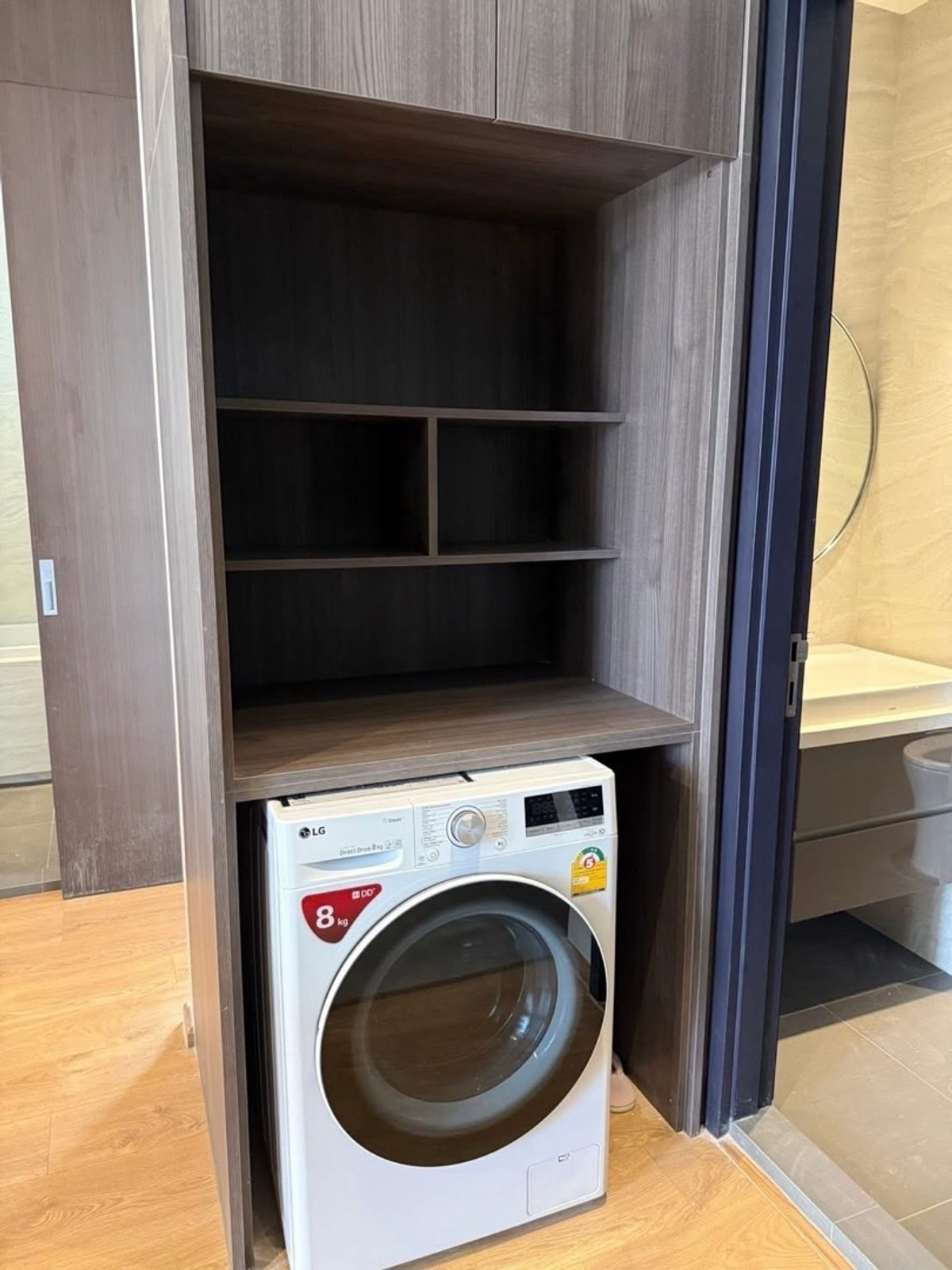 For RentCondoSukhumvit, Asoke, Thonglor : For rent: The Fine Bangkok Thonglor-Ekamai 12 (2BR, corner room, very private), beautiful view + bathtub, floor 10 usable area 50 sq m. Experience luxury in Japanese style in the heart of Thonglor-Ekkamai. The room is in new condition.