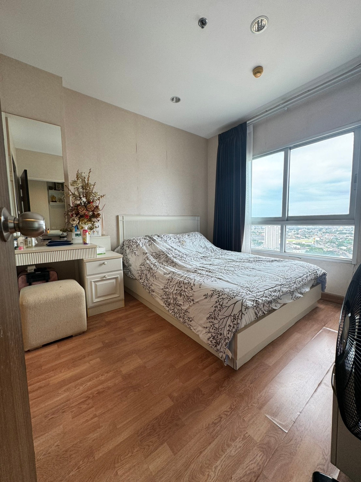 For RentCondoRathburana, Suksawat : Condo for rent, Ivy River, Rat Burana, corner room, Chao Phraya River view.