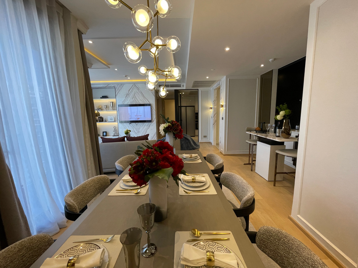 For SaleCondoRama9, Petchburi, RCA : Condo for sale: Ashton Asoke-Rama 9, Combine room, extra large size, 150.78 sq m, in ALPHA building, fully furnished, ready to move in. (Fully-Decorated) and receive full promotions for more than 13 items, the ultimate in luxury in the heart of the New CB