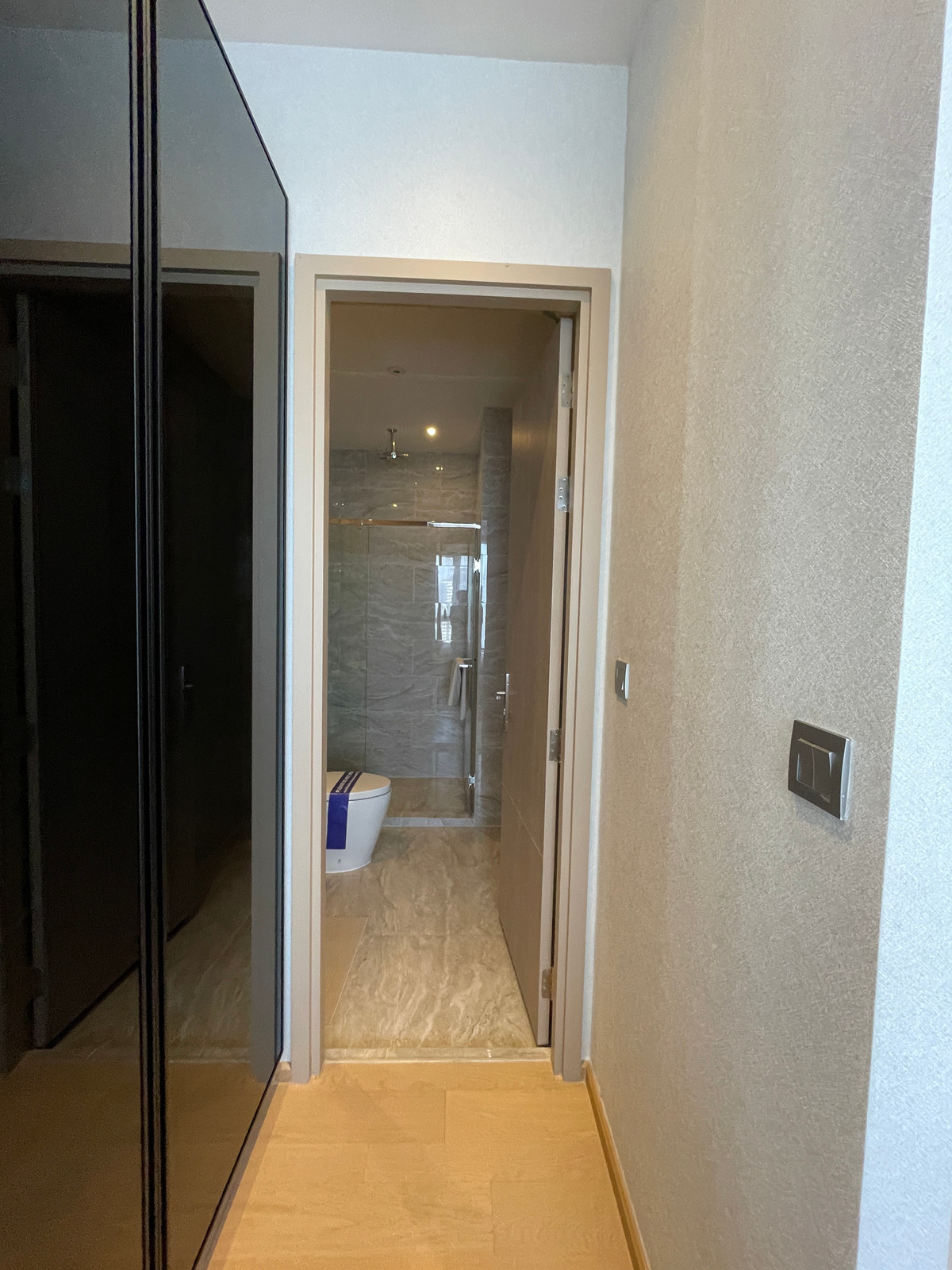 For SaleCondoRama9, Petchburi, RCA : Condo for sale: Ashton Asoke-Rama 9, Combine room, special size, 91.94 sq m, in ALPHA building, fully furnished, ready to move in. (Fully-Decorated) and receive full promotions for more than 13 items, the ultimate in luxury in the heart of the New CBD.