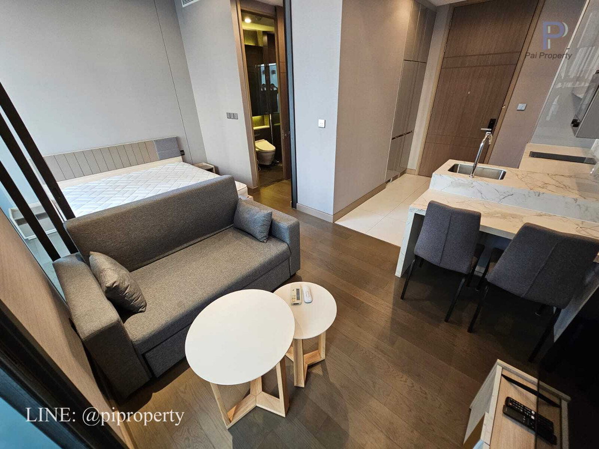 ให้เช่าคอนโดพระราม 9 เพชรบุรีตัดใหม่ RCA : ให้เช่าคอนโด 1 ห้องนอน 1 ห้องน้ำ พร้อมเฟอร์นิเจอร์ครบชุด โครงการ เจ้าคือที่นั่งสิงห์เอคอมเพล็กซ์ ชั้นสูง พร้อมเฟอร์นิเจอร์ครบชุด ใกล้ MRT 0 เมตร