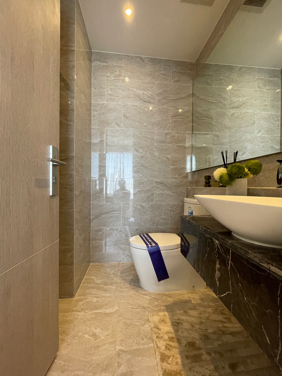 For SaleCondoRama9, Petchburi, RCA : Condo for sale: Ashton Asoke-Rama 9, Combine room, extra large size, 150.78 sq m, in ALPHA building, fully furnished, ready to move in. (Fully-Decorated) and receive full promotions for more than 13 items, the ultimate in luxury in the heart of the New CB