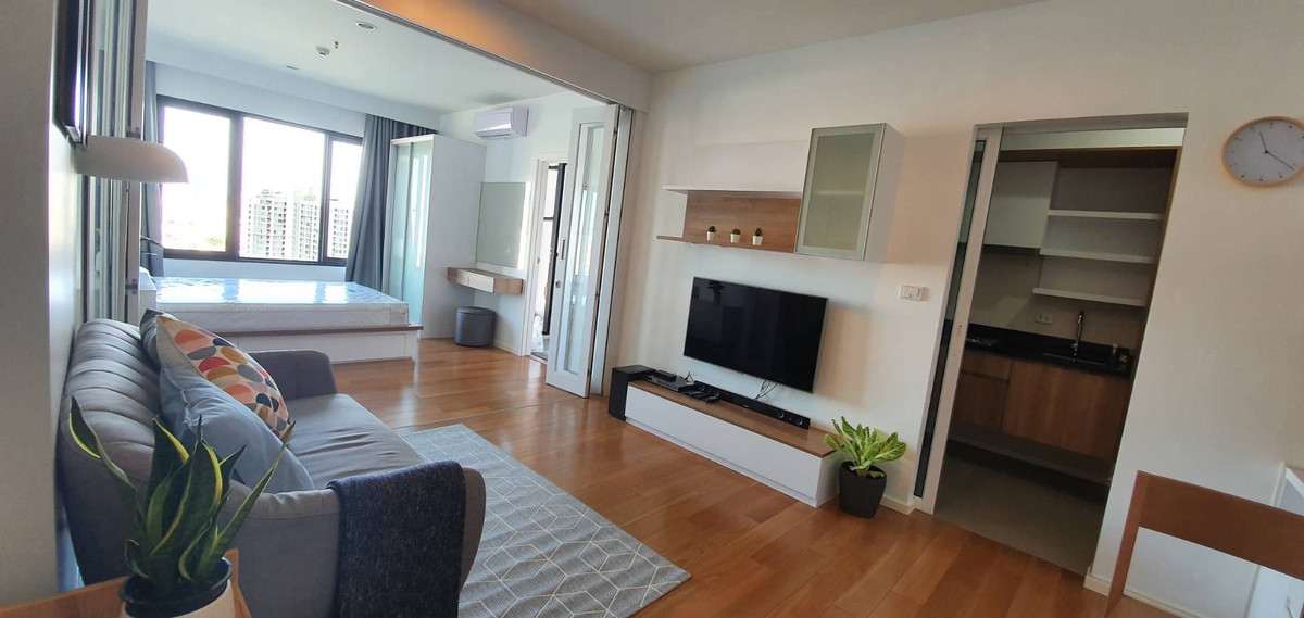 For RentCondoOnnut, Udomsuk : Just back to the market!!! Blocs 77 for Rent 1 big bedroom Renovated unit Canal view