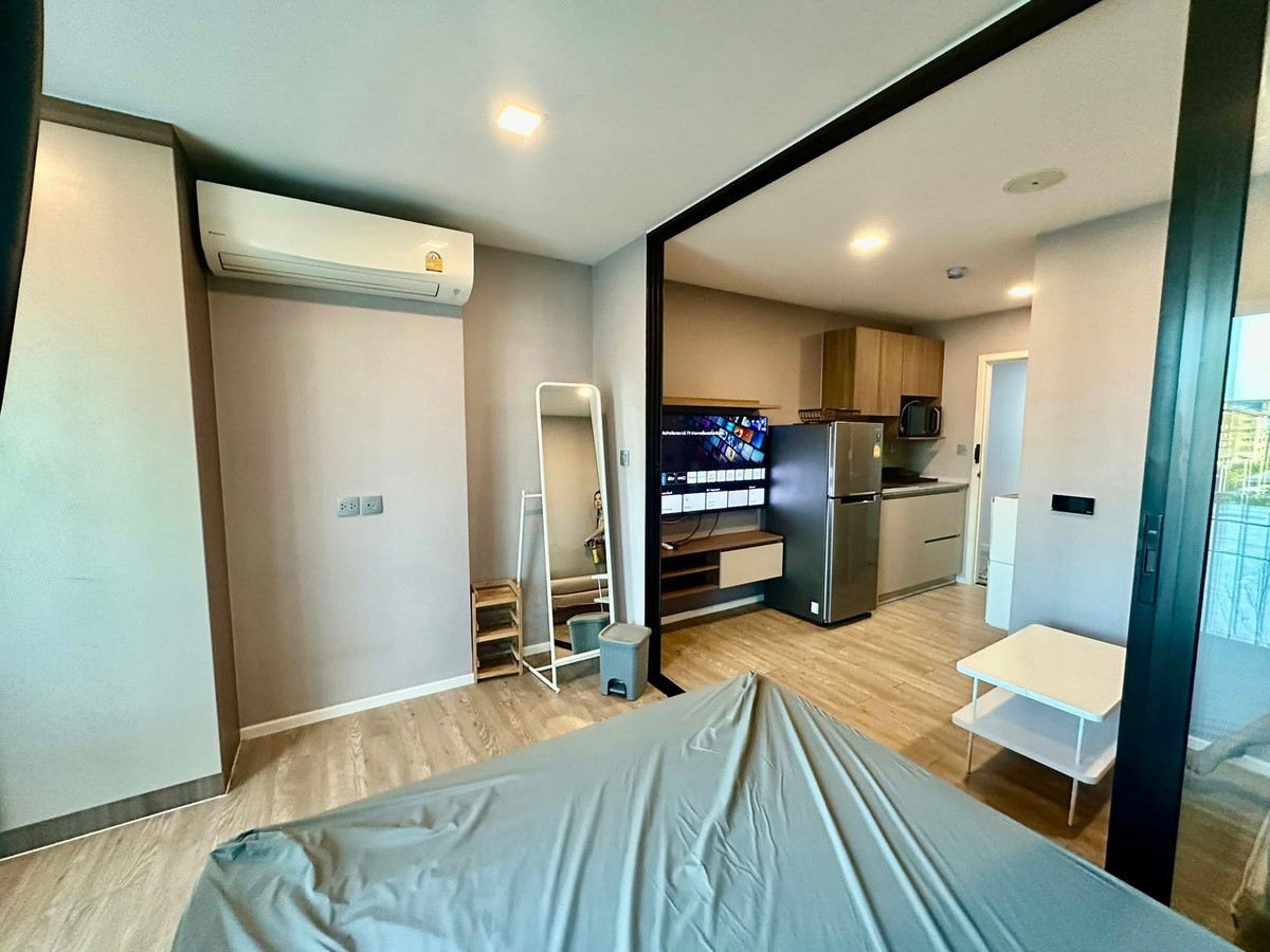 For RentCondoPathum Thani,Rangsit, Thammasat : ⭐️For rent Kave Town Space ⭐️ Closest to Bangkok University. You can walk to class. Big room. Can accommodate 1-2 people comfortably. Call PKat 091-7503016