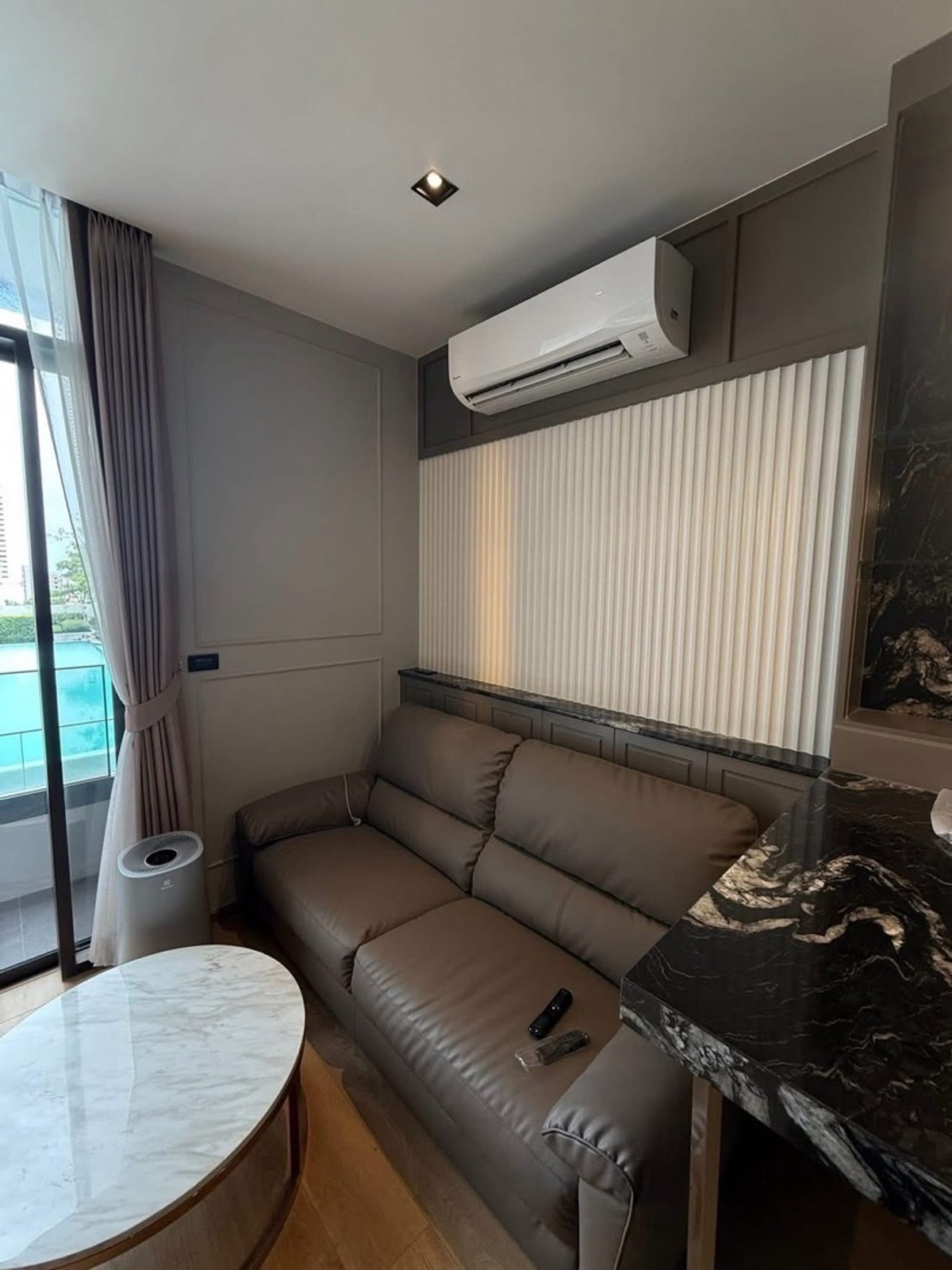 For RentCondoSukhumvit, Asoke, Thonglor : For rent: The Fine Bangkok Thonglor-Ekamai 12 (2BR, corner room, very private), beautiful view + bathtub, floor 10 usable area 50 sq m. Experience luxury in Japanese style in the heart of Thonglor-Ekkamai. The room is in new condition.