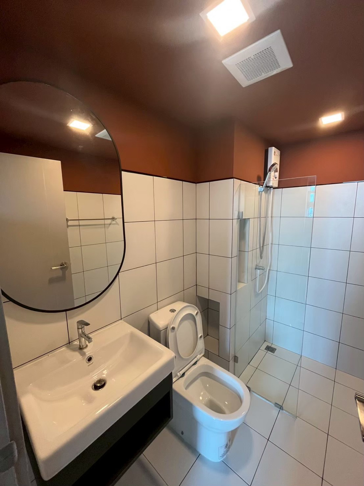 ให้เช่าคอนโดนวมินทร์ รามอินทรา : 📍 อาคาร B ชั้น 8 พร้อมอยู่ 💸 ค่าเช่า 9,000 บาท/เดือน ราคาดีที่สุด  สัญญาเช่า 1 ปี | ขายสัญญาเช่า (เหลือ 7 เดือน)