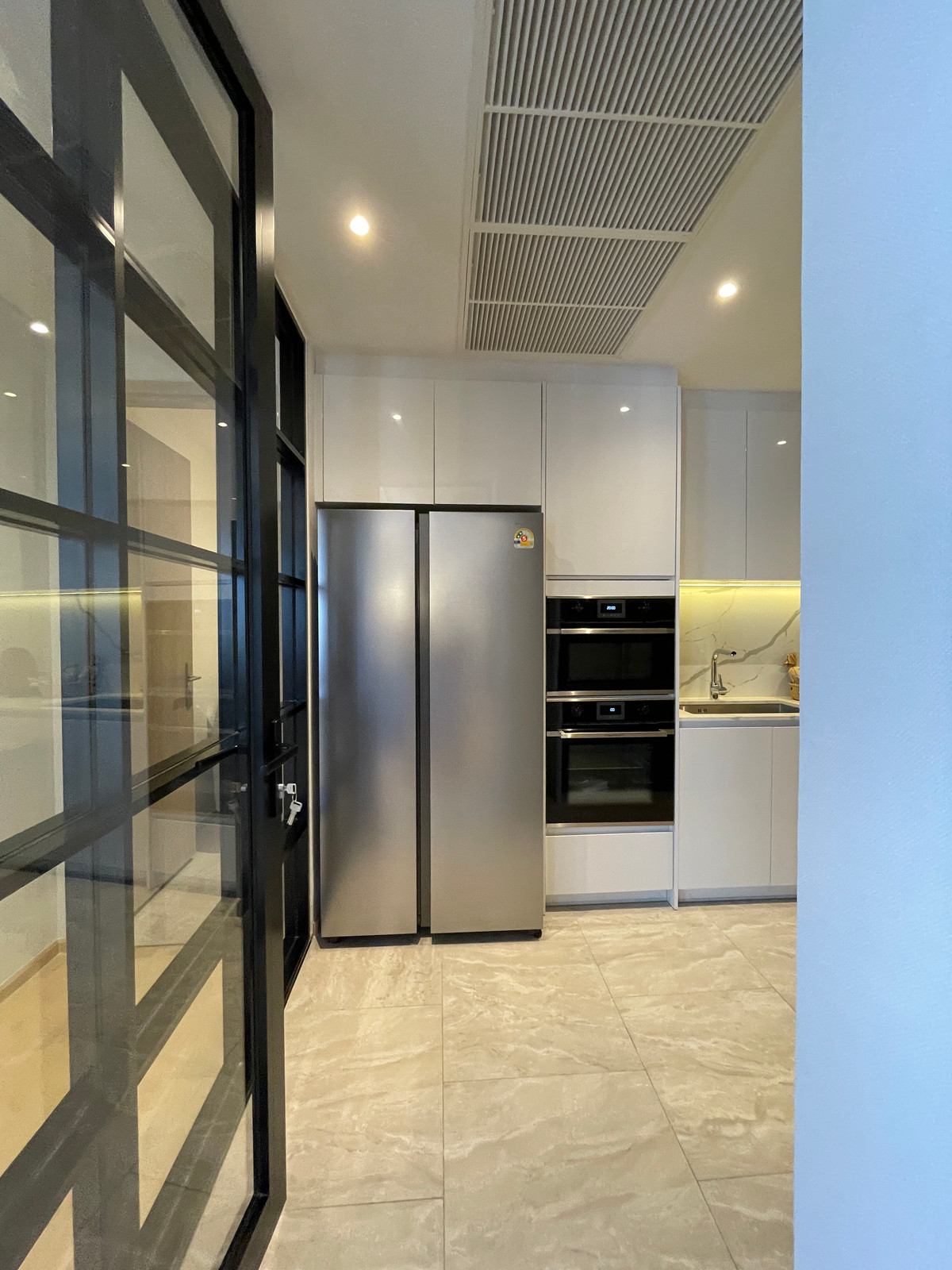 For SaleCondoRama9, Petchburi, RCA : Condo for sale: Ashton Asoke-Rama 9, Combine room, extra large size, 150.78 sq m, in ALPHA building, fully furnished, ready to move in. (Fully-Decorated) and receive full promotions for more than 13 items, the ultimate in luxury in the heart of the New CB